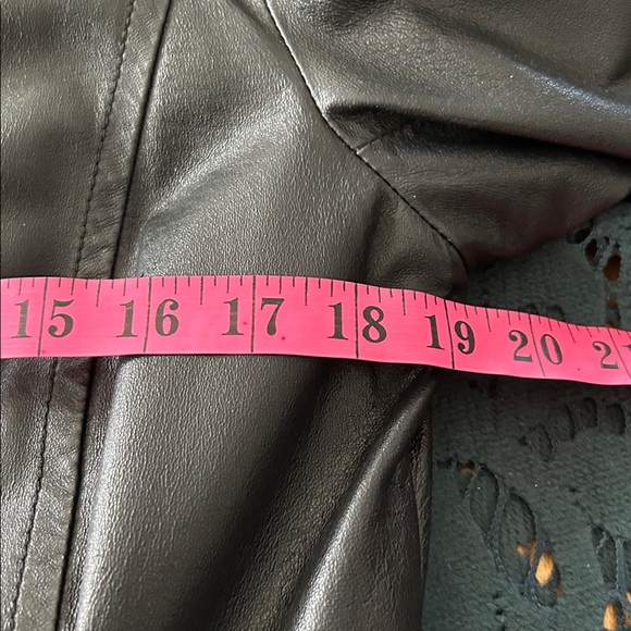 # 145  amazing very classy DANIER leather jacket with a zip out lining - Picture 12 of 13